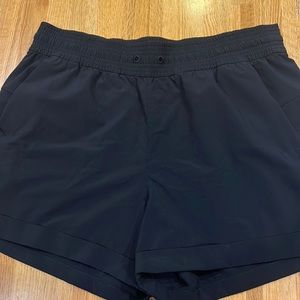 Lululemon cuffed shorts size 8